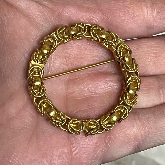 Vintage Circle Brooch - Picture 2 of 7